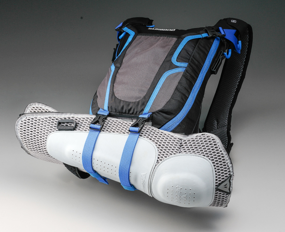 shimano-EnduroRacepack4_Black-LightingBlue_F11