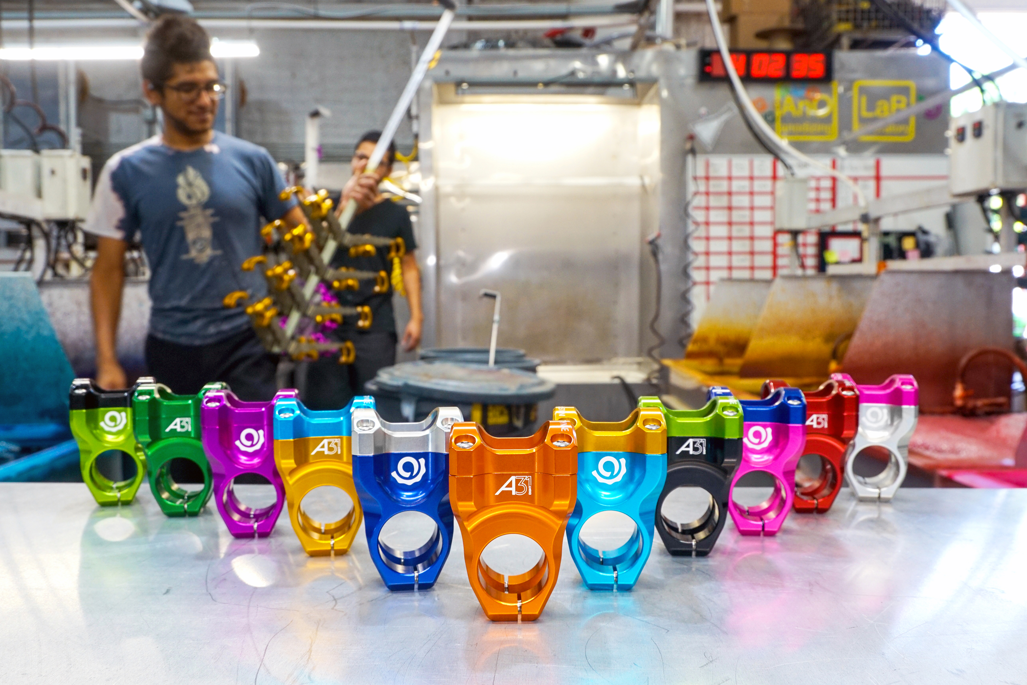 Industry Nine Rounds Out All-Mountain Stem Collection with A318